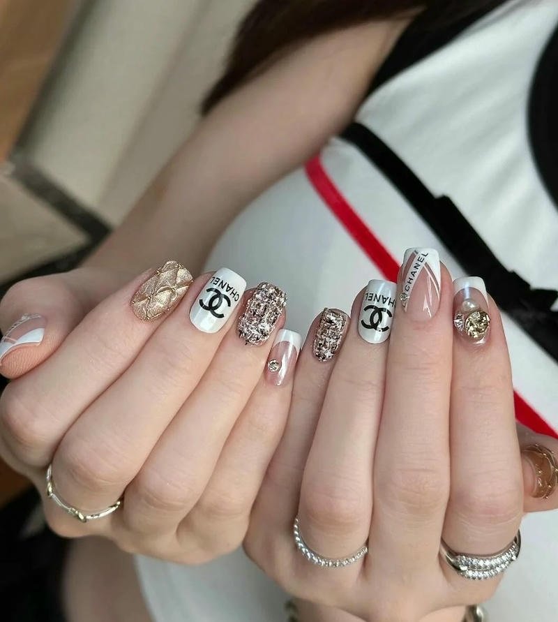 nail chanel cho móng tay ngắn