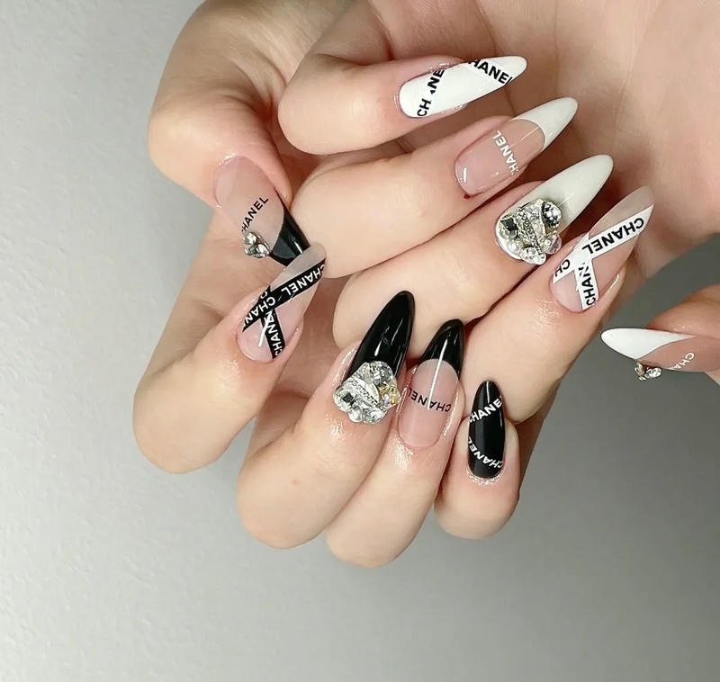 nail chanel đẹp trắng đẹp