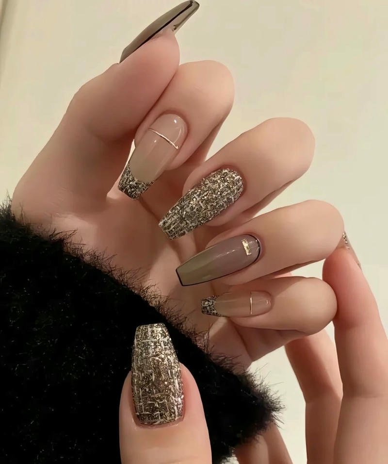 nail chanel màu mùa thu