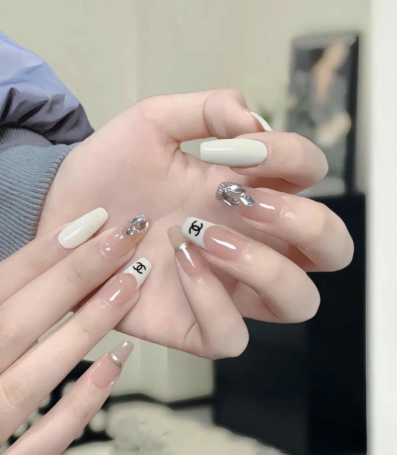 nail chanel tay dài