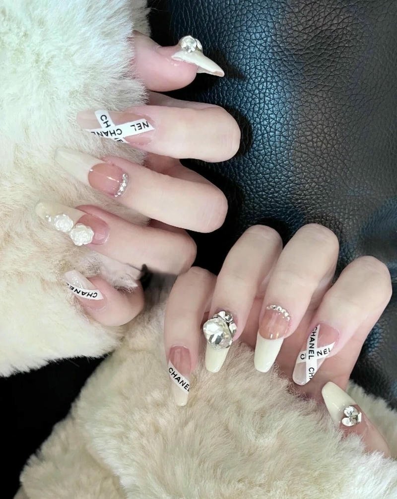 nail chanel tiểu thư