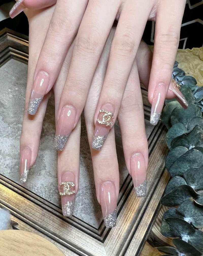 nail chanel trong