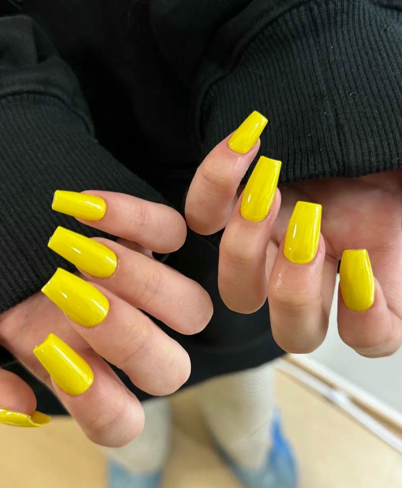 nail màu vàng sơn trơn