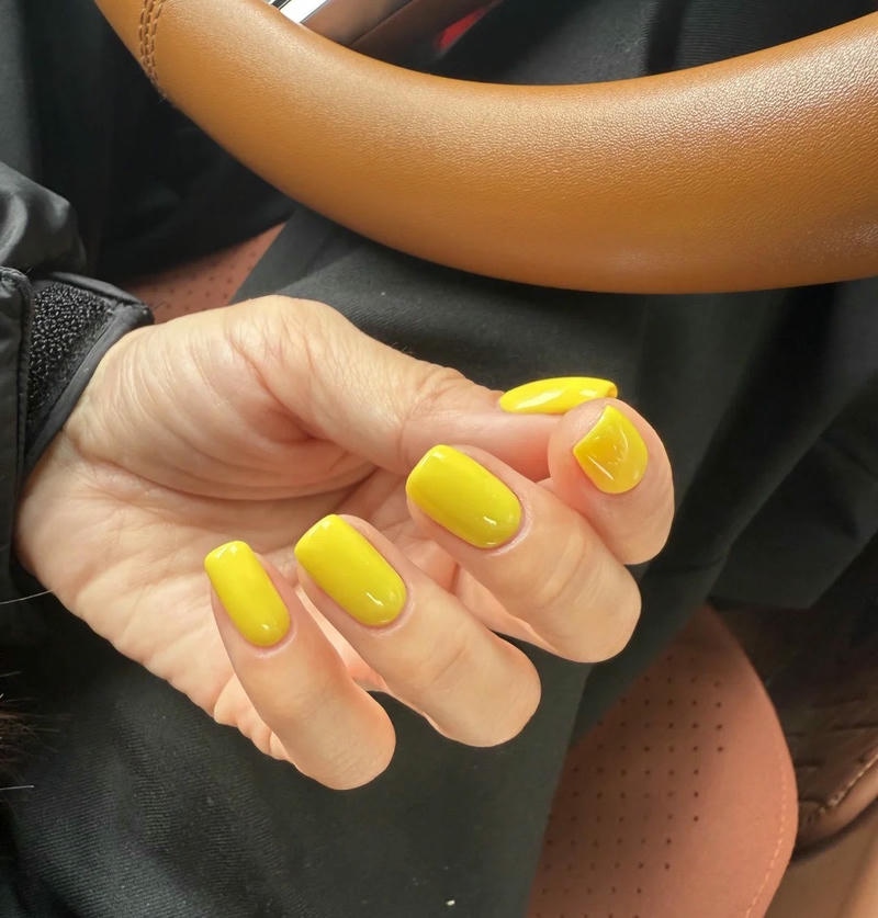 nail màu vàng trơn