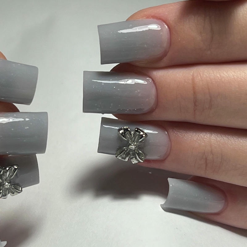 nail màu xám cho móng tay bằng