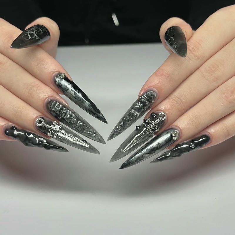 nail màu xám đen