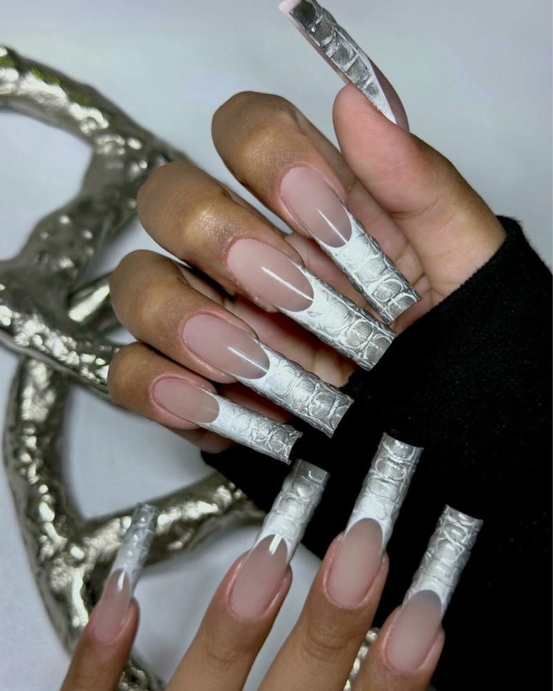 nail màu xám sơn đầu móng tay