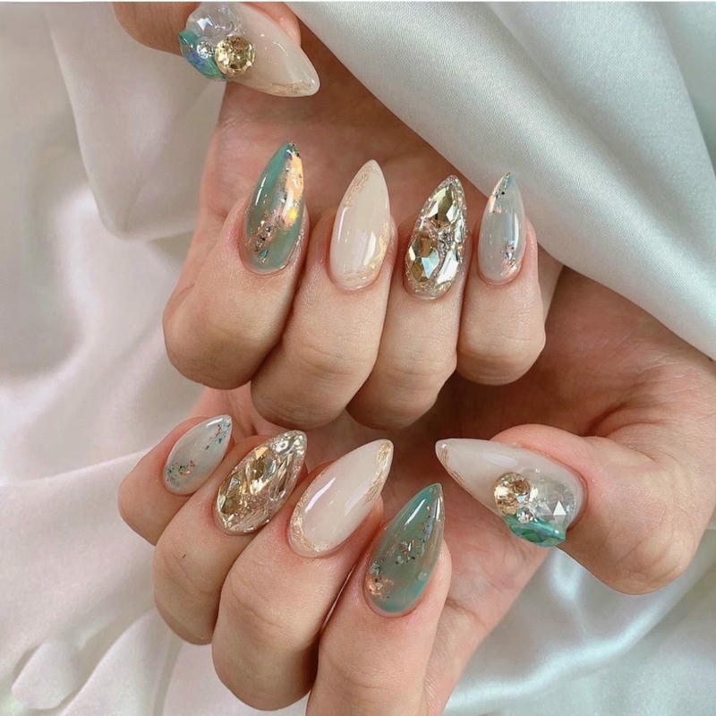 nail móng nhọn tròn đính charm