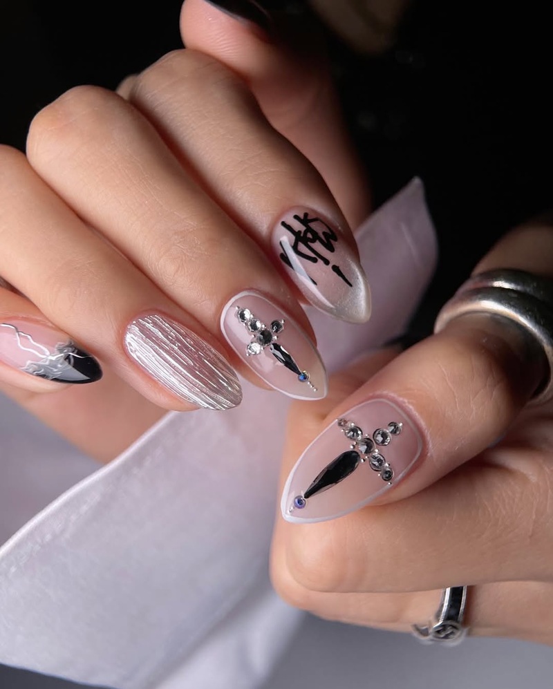 nail móng nhọn tròn đính đá hình chữ thập