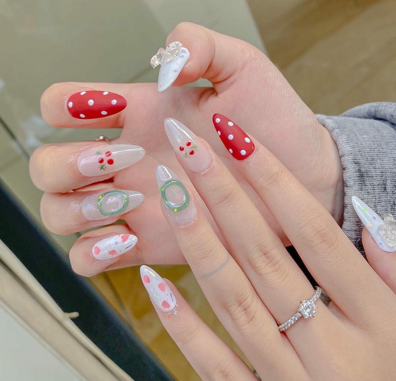 nail nhiều màu chẫm bi