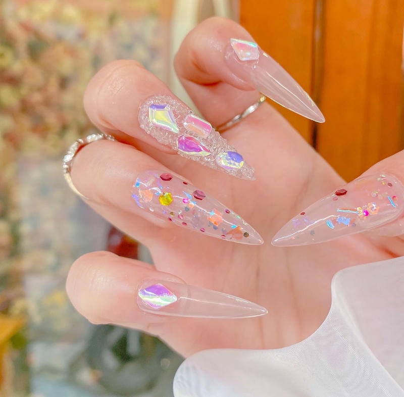nail nhiều màu đính đá xà cừ