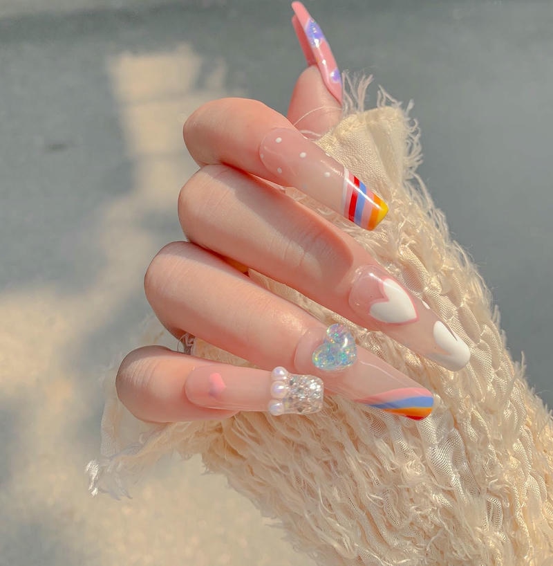 nail nhiều màu đính ngọc cute