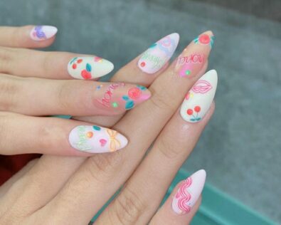 Gợi ý 100+ mẫu nail nhiều màu phối hoạ tiết xinh xỉu