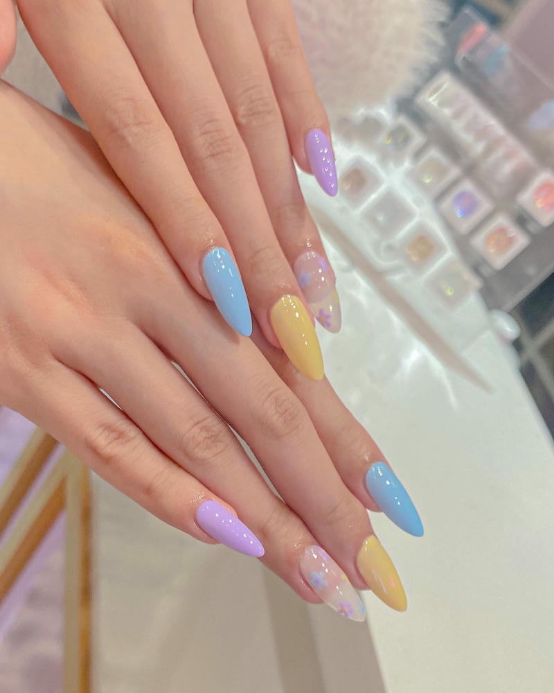 nail nhiều màu