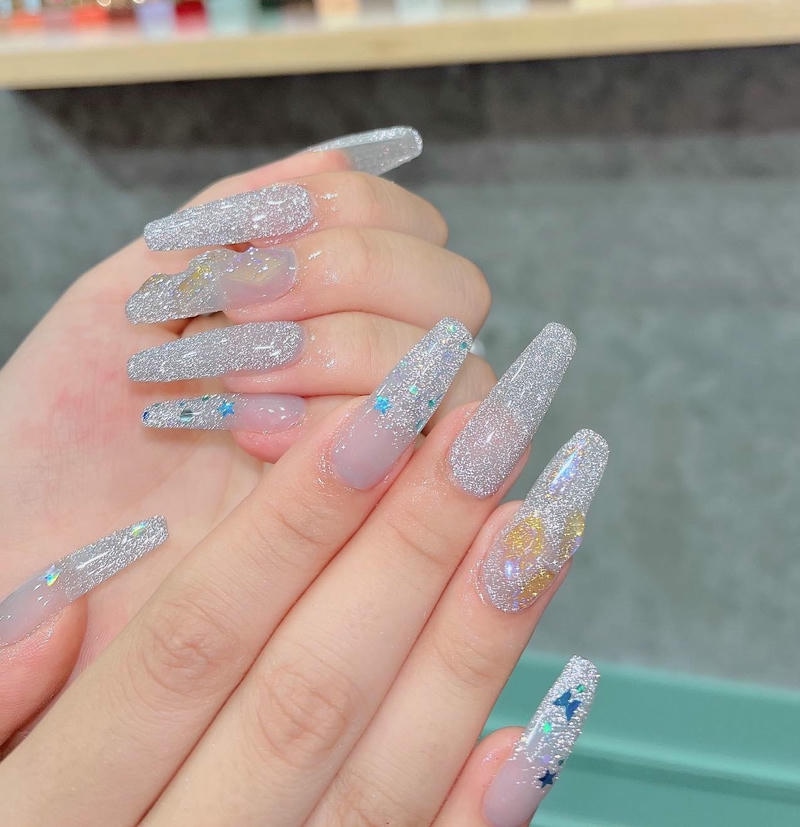 nail nhũ lấp lánh