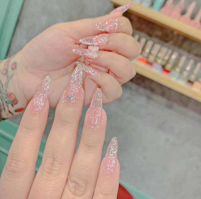 nail nhũ phát sáng
