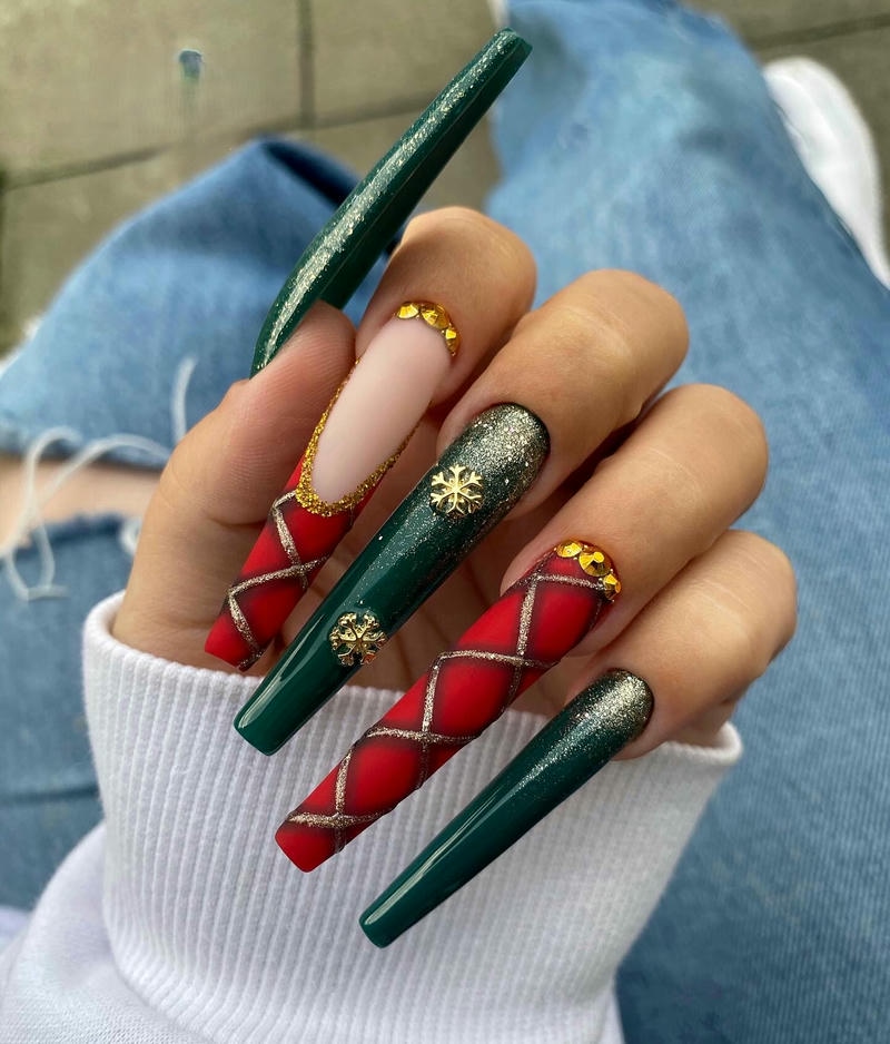 nail noel màu trầm