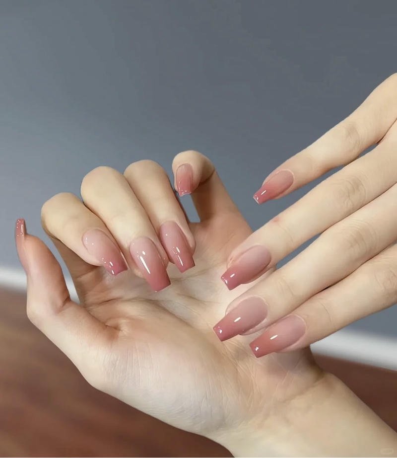 nail ombre hồng