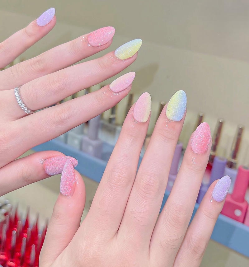 nail pastel loang màu
