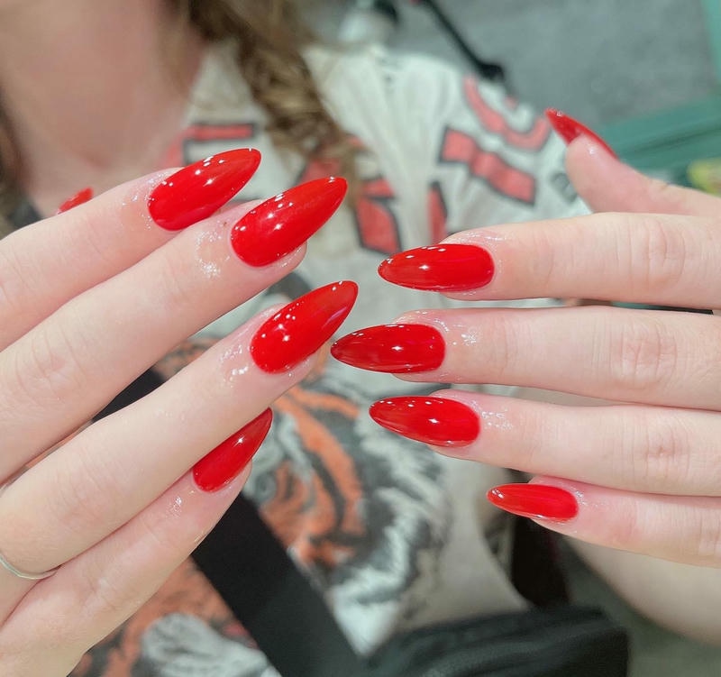 nail sơn trơn màu đỏ tươi
