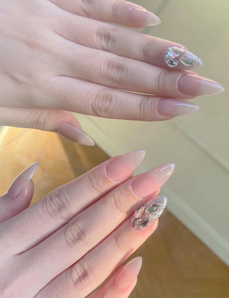 nail tiểu thư đính đá
