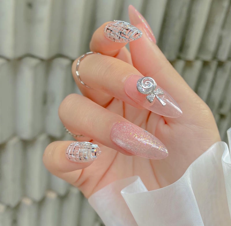 nail tiểu thư gắn kẹo mút