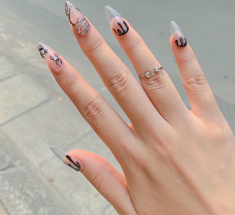 nail tiểu thư vẽ nhện