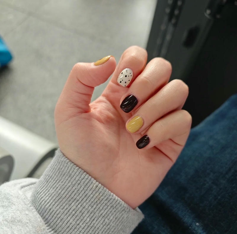 nail trứng cút nhiều màu