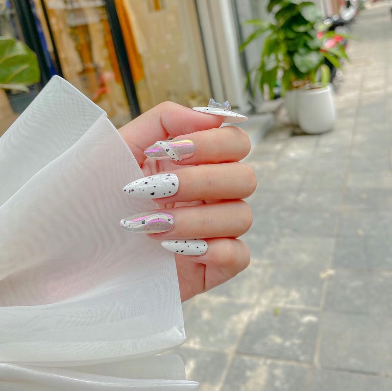 nail trứng cút tráng gương