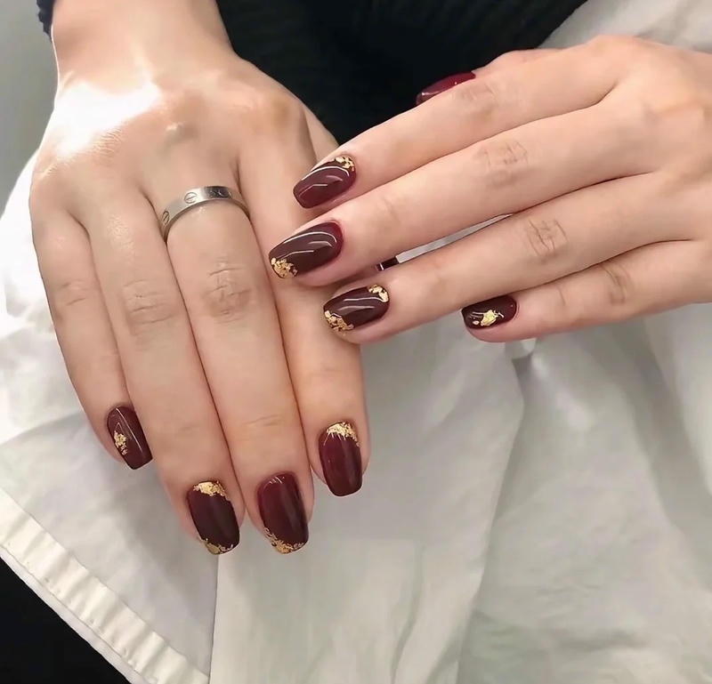 nail trung niên cho các cô