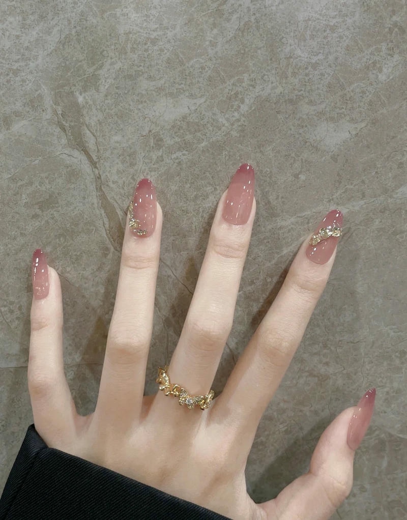 nail trung niên của năm