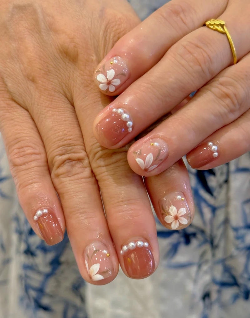 nail trung niên đính ngọc