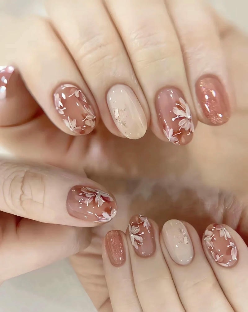 nail trung niên hồng vẽ hoa