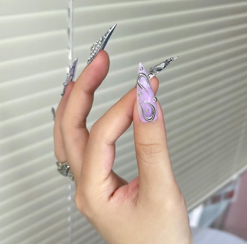 nail trung niên màu tím