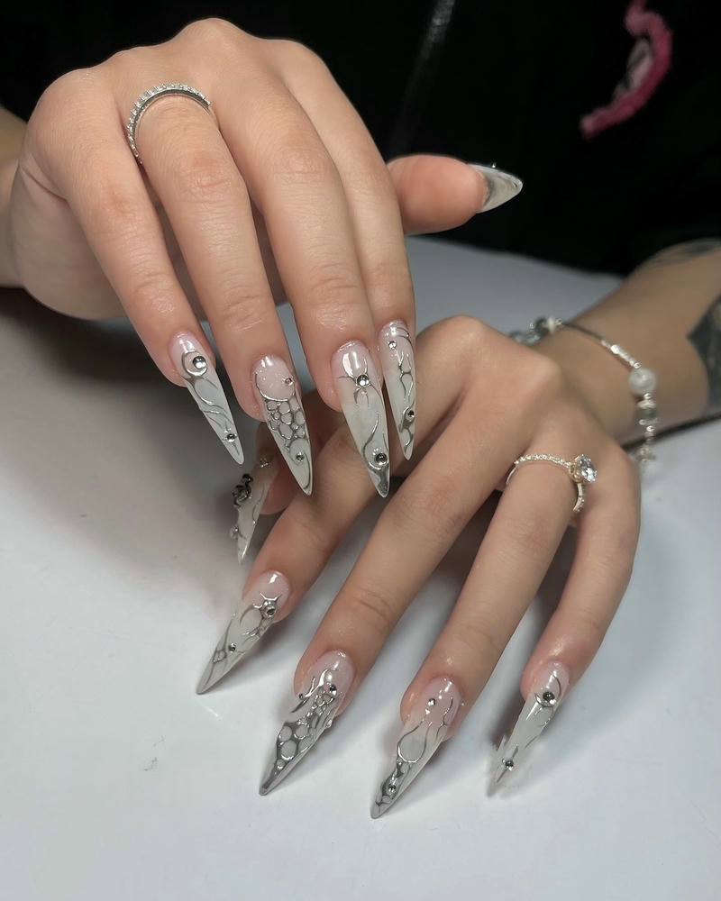 nail trung niên mu